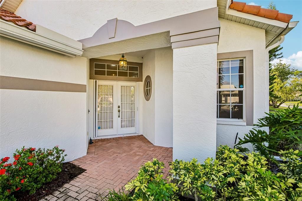 For Sale: $589,000 (3 beds, 2 baths, 2075 Square Feet)