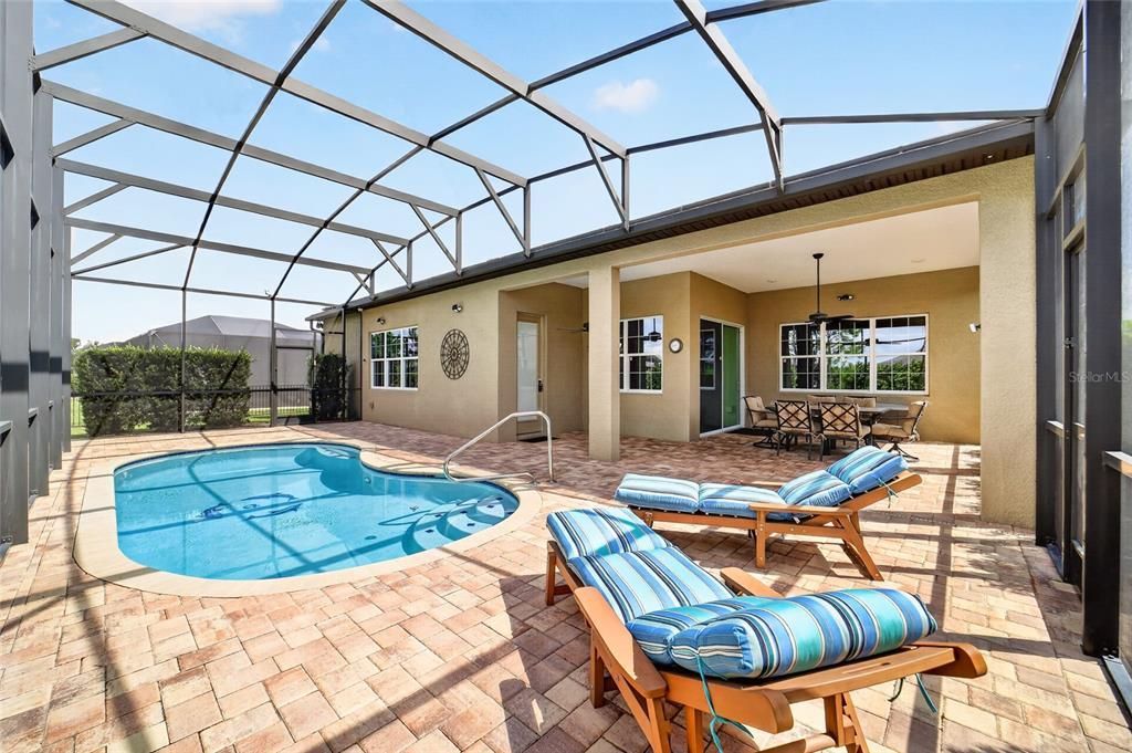 En Venta: $675,000 (3 camas, 3 baños, 2892 Pies cuadrados)