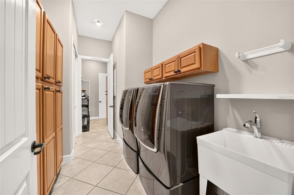 En Venta: $675,000 (3 camas, 3 baños, 2892 Pies cuadrados)