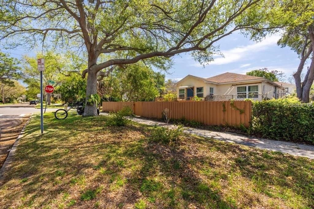 For Sale: $749,000 (7 beds, 0 baths, 3312 Square Feet)