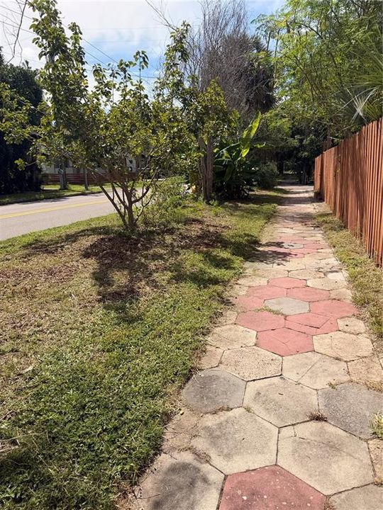 For Sale: $749,000 (7 beds, 0 baths, 3312 Square Feet)