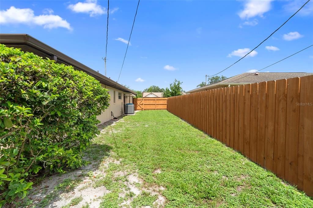 En Venta: $355,000 (4 camas, 2 baños, 2105 Pies cuadrados)