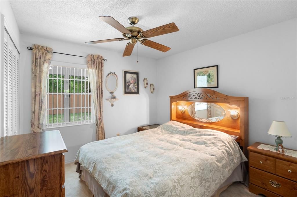 En Venta: $355,000 (4 camas, 2 baños, 2105 Pies cuadrados)