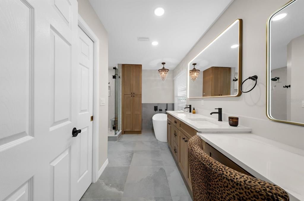 For Sale: $1,300,000 (6 beds, 3 baths, 3528 Square Feet)