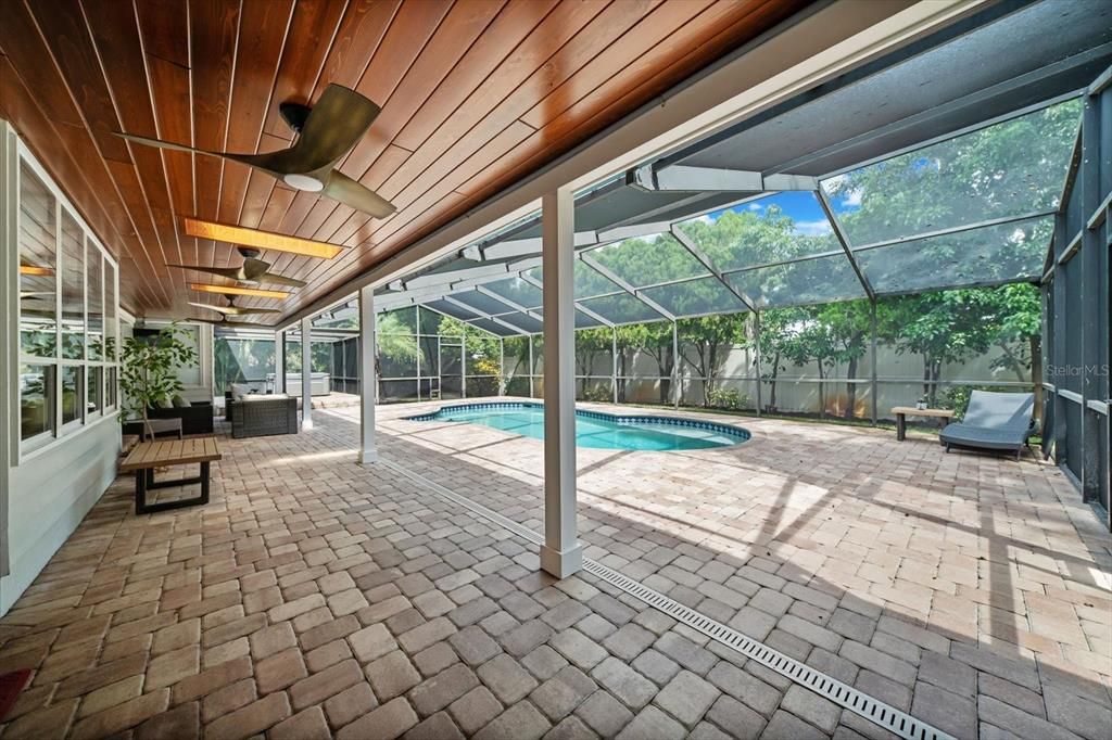 For Sale: $1,300,000 (6 beds, 3 baths, 3528 Square Feet)