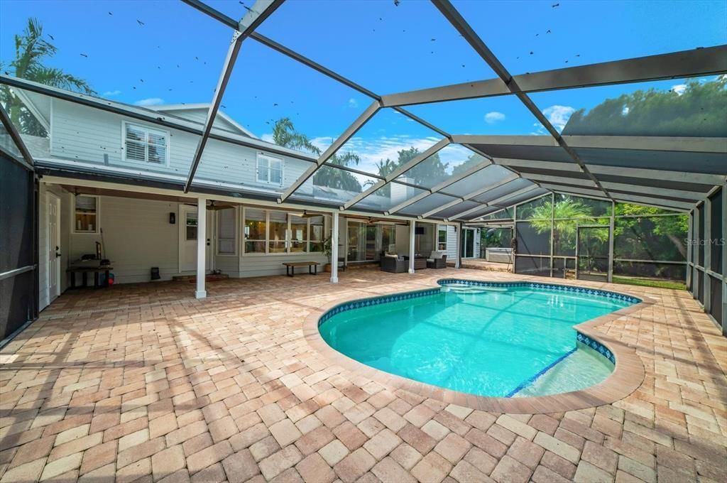 For Sale: $1,300,000 (6 beds, 3 baths, 3528 Square Feet)