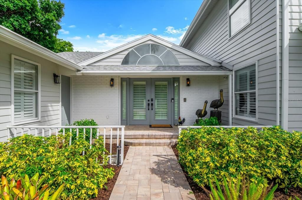 For Sale: $1,300,000 (6 beds, 3 baths, 3528 Square Feet)