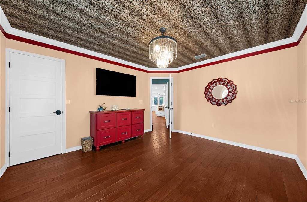 For Sale: $1,300,000 (6 beds, 3 baths, 3528 Square Feet)
