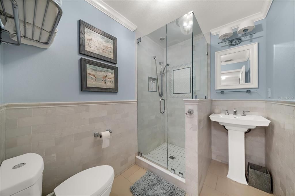 For Sale: $1,300,000 (6 beds, 3 baths, 3528 Square Feet)