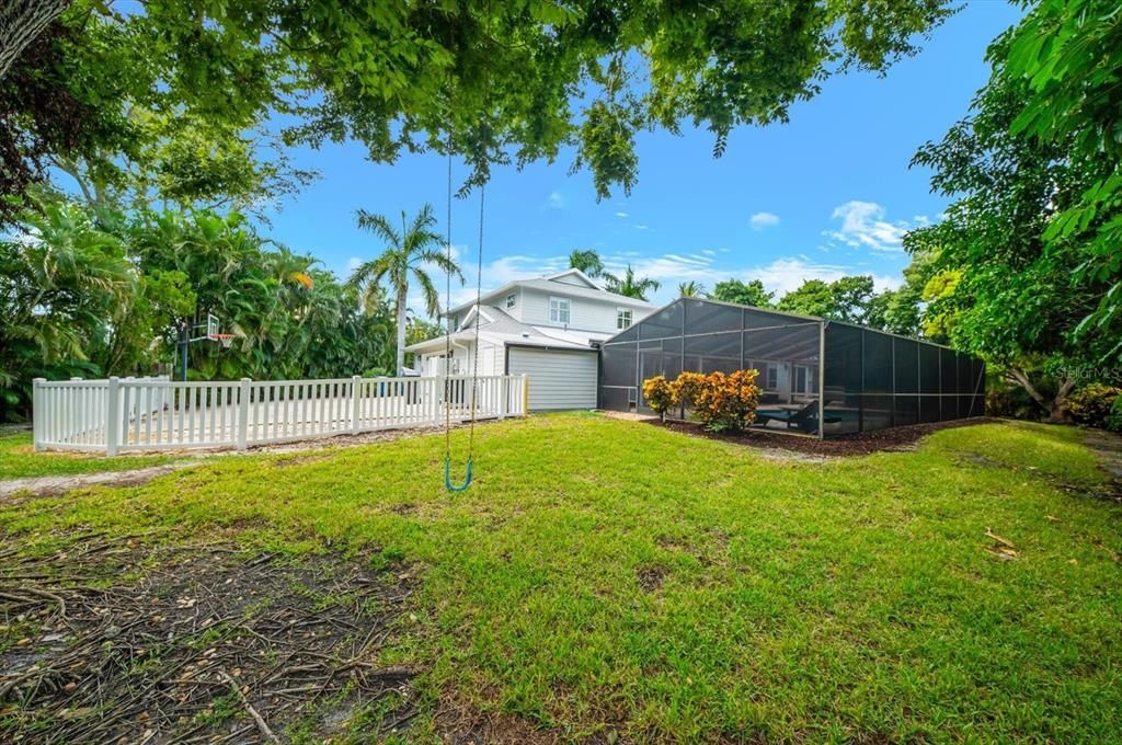 For Sale: $1,300,000 (6 beds, 3 baths, 3528 Square Feet)