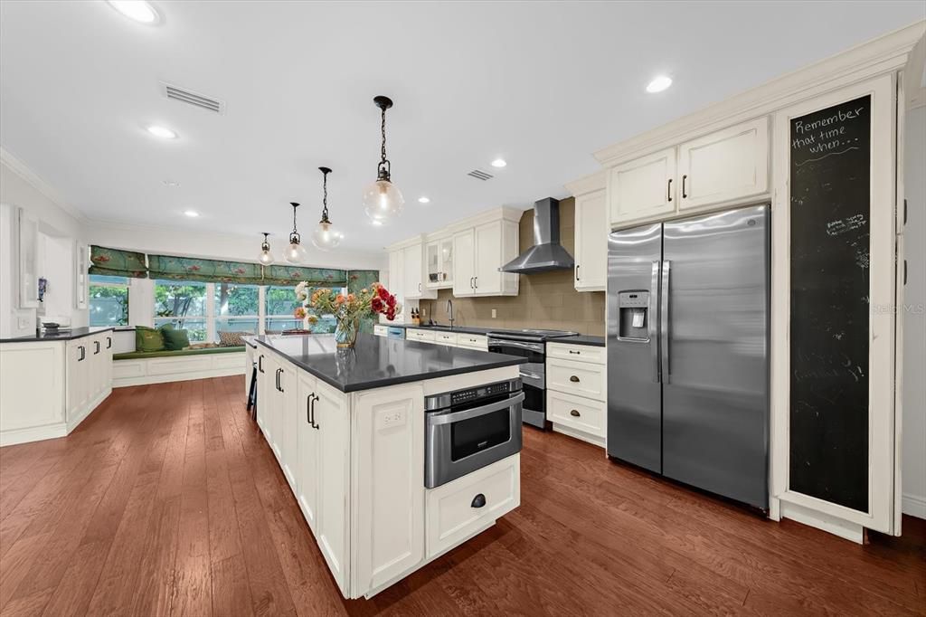 For Sale: $1,300,000 (6 beds, 3 baths, 3528 Square Feet)