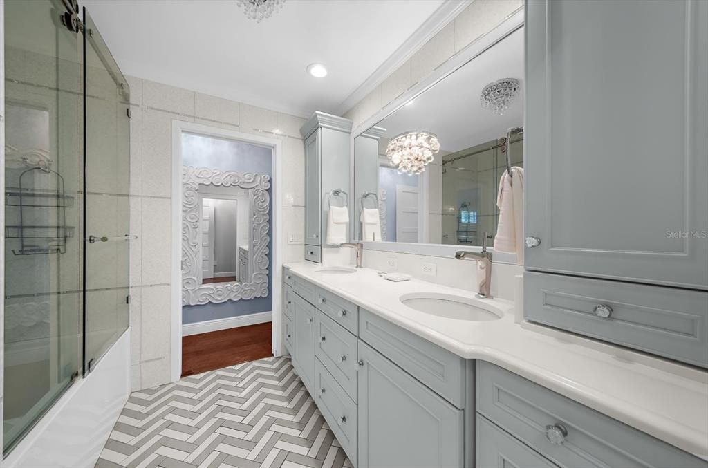 For Sale: $1,300,000 (6 beds, 3 baths, 3528 Square Feet)