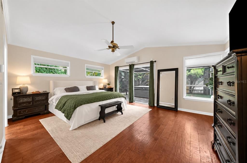 For Sale: $1,300,000 (6 beds, 3 baths, 3528 Square Feet)