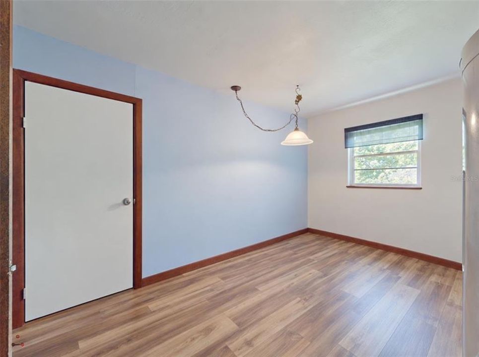 На продажу: $325,000 (3 спален, 2 ванн, 1260 Квадратных фут)