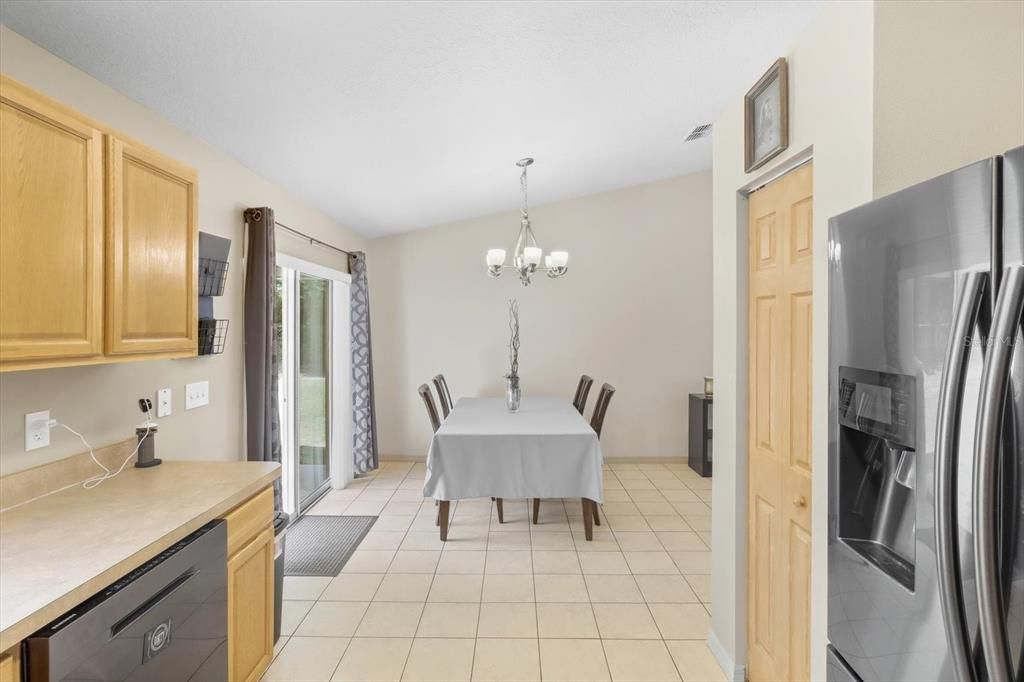На продажу: $224,900 (3 спален, 2 ванн, 1461 Квадратных фут)