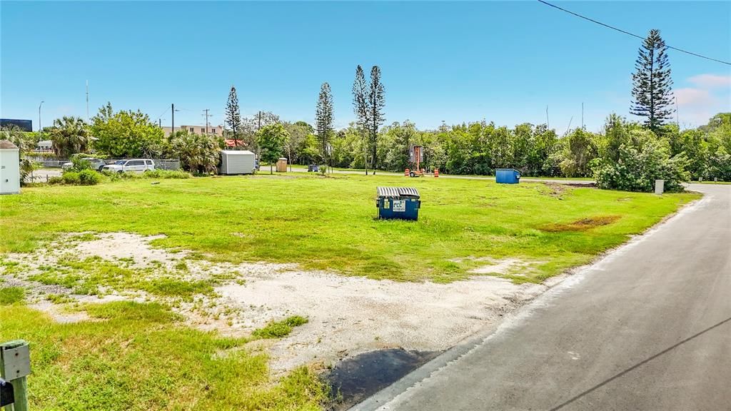На продажу: $189,000 (0.26 acres)