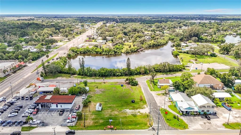 На продажу: $189,000 (0.26 acres)