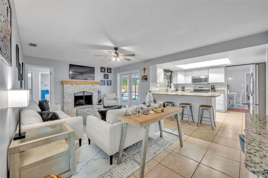 En Venta: $780,000 (5 camas, 3 baños, 2194 Pies cuadrados)