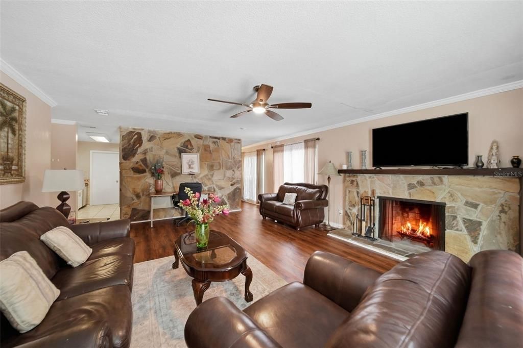 For Sale: $450,000 (5 beds, 4 baths, 2230 Square Feet)