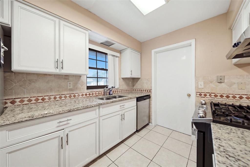 For Sale: $450,000 (5 beds, 4 baths, 2230 Square Feet)