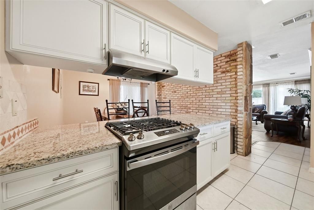For Sale: $450,000 (5 beds, 4 baths, 2230 Square Feet)