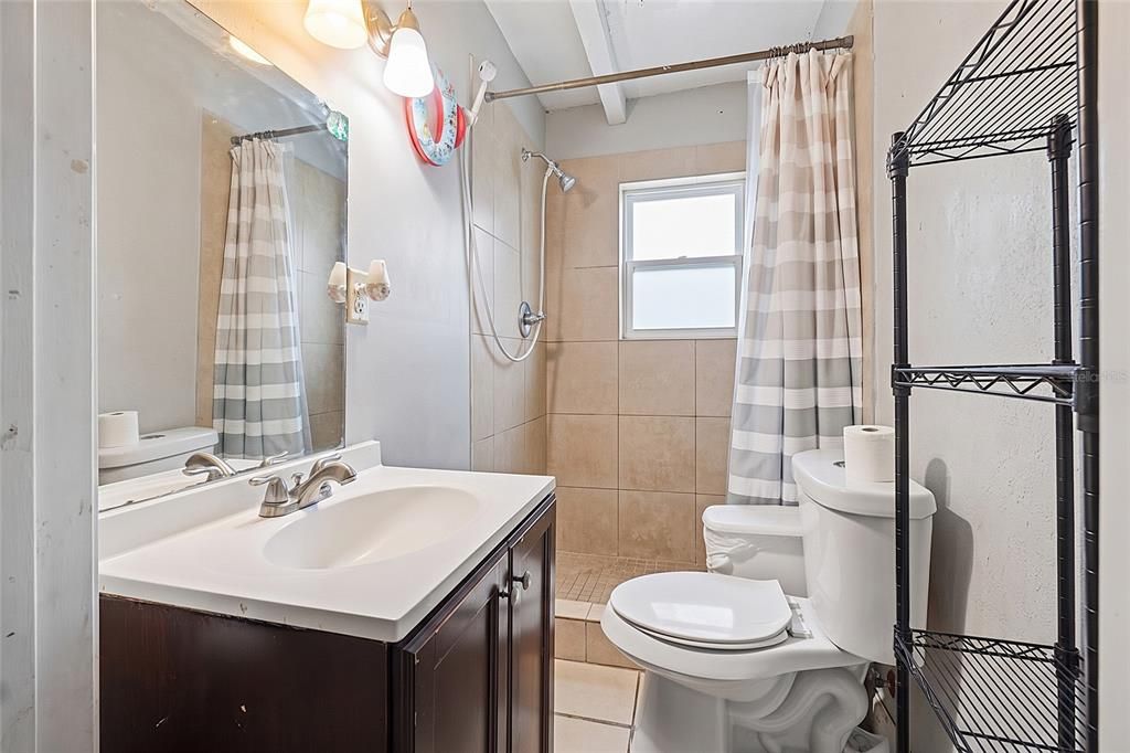 For Sale: $429,900 (2 beds, 1 baths, 1077 Square Feet)