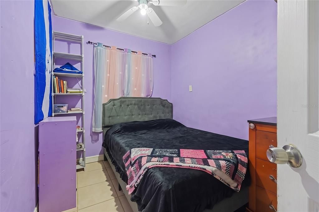 For Sale: $429,900 (2 beds, 1 baths, 1077 Square Feet)
