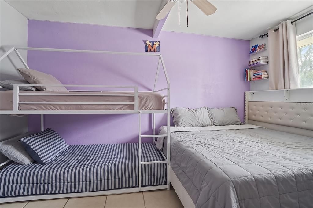 For Sale: $429,900 (2 beds, 1 baths, 1077 Square Feet)