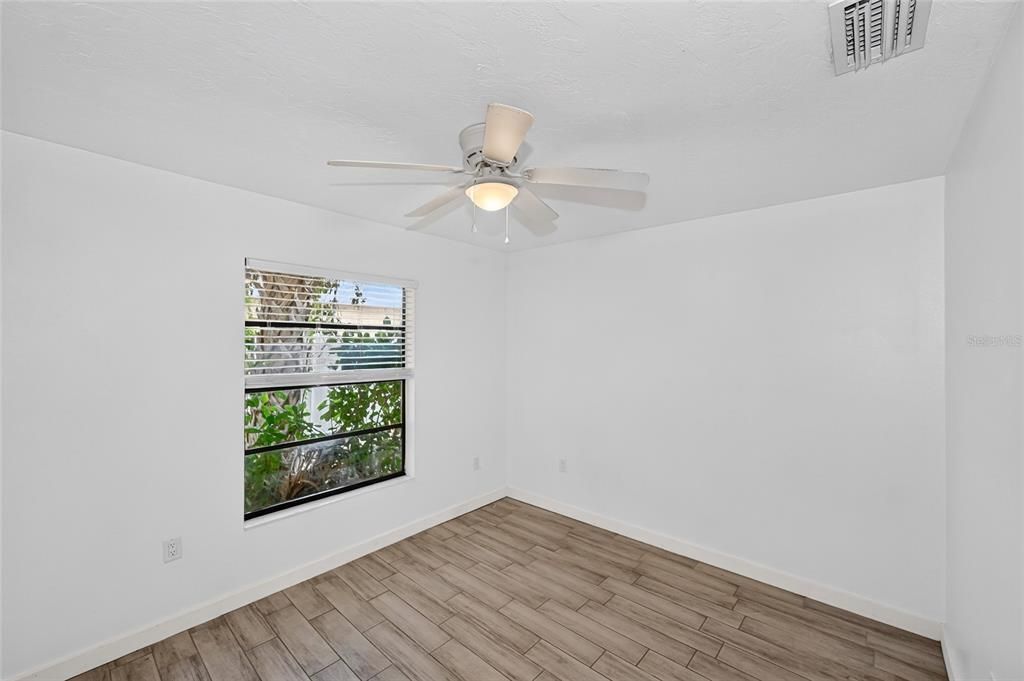 En Venta: $396,000 (4 camas, 0 baños, 1651 Pies cuadrados)