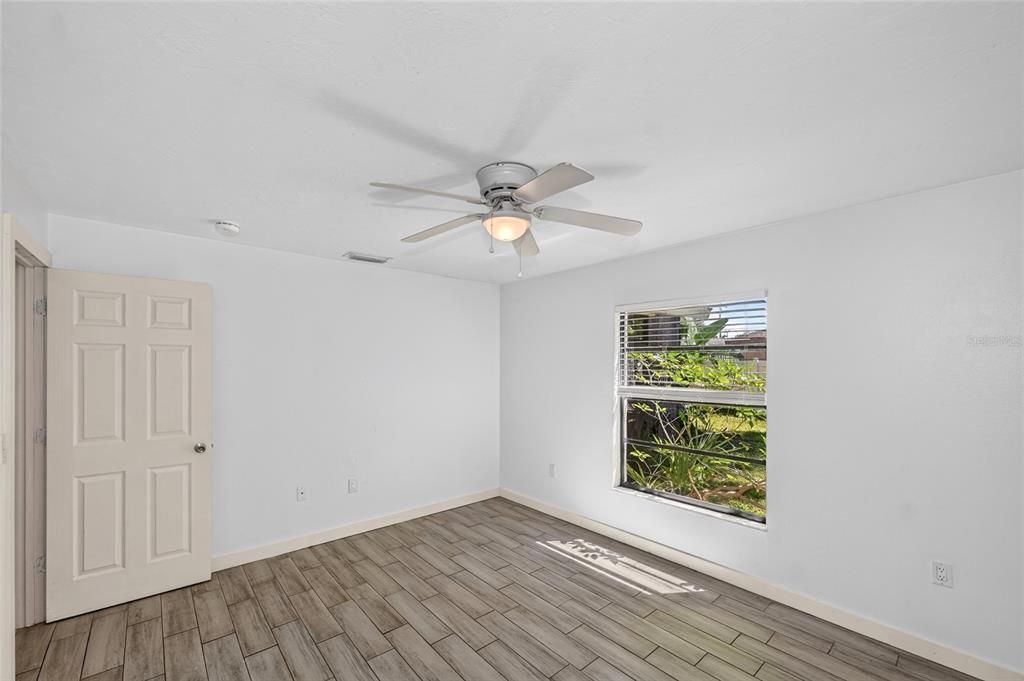 En Venta: $396,000 (4 camas, 0 baños, 1651 Pies cuadrados)