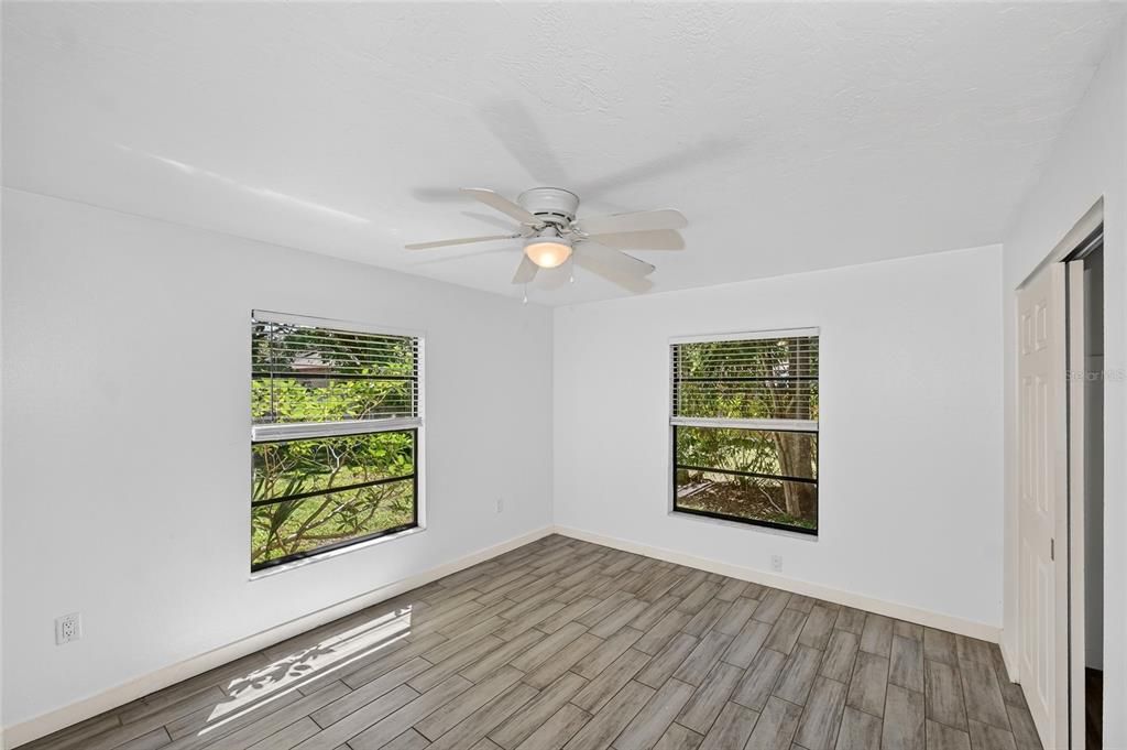 En Venta: $396,000 (4 camas, 0 baños, 1651 Pies cuadrados)