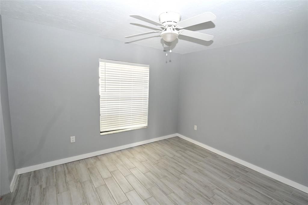 En Venta: $396,000 (4 camas, 0 baños, 1651 Pies cuadrados)