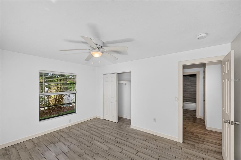 En Venta: $396,000 (4 camas, 0 baños, 1651 Pies cuadrados)