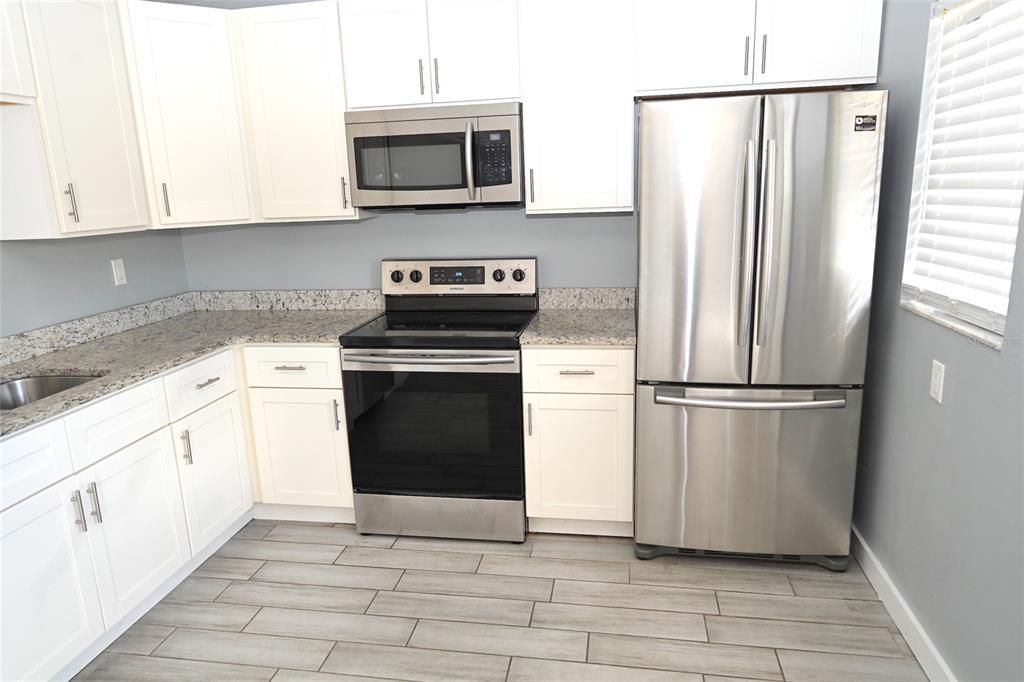 En Venta: $396,000 (4 camas, 0 baños, 1651 Pies cuadrados)