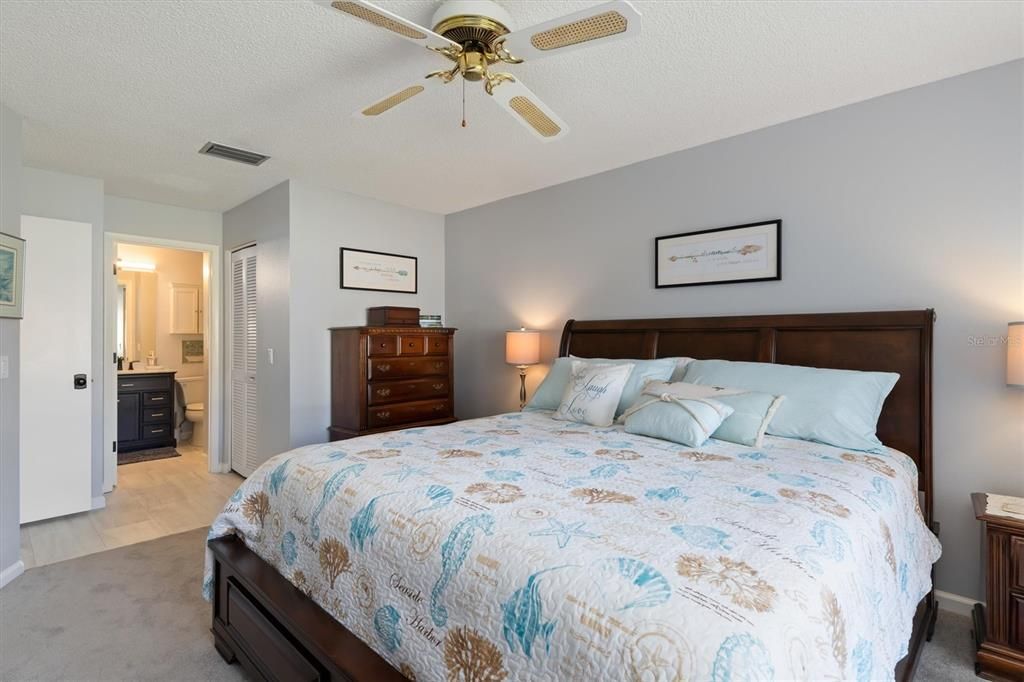 For Sale: $260,000 (2 beds, 2 baths, 1453 Square Feet)
