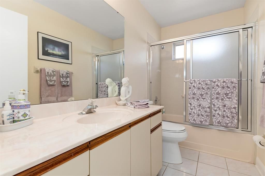 For Sale: $260,000 (2 beds, 2 baths, 1453 Square Feet)