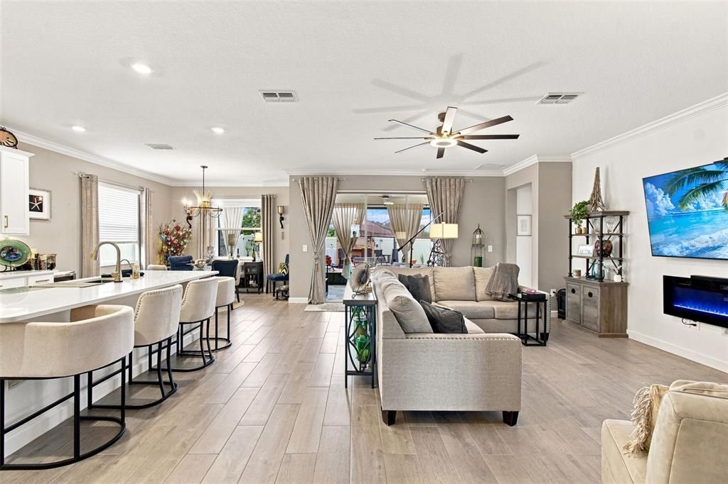 : $412,000 (2 camas, 2 baños, 1956 Pies cuadrados)