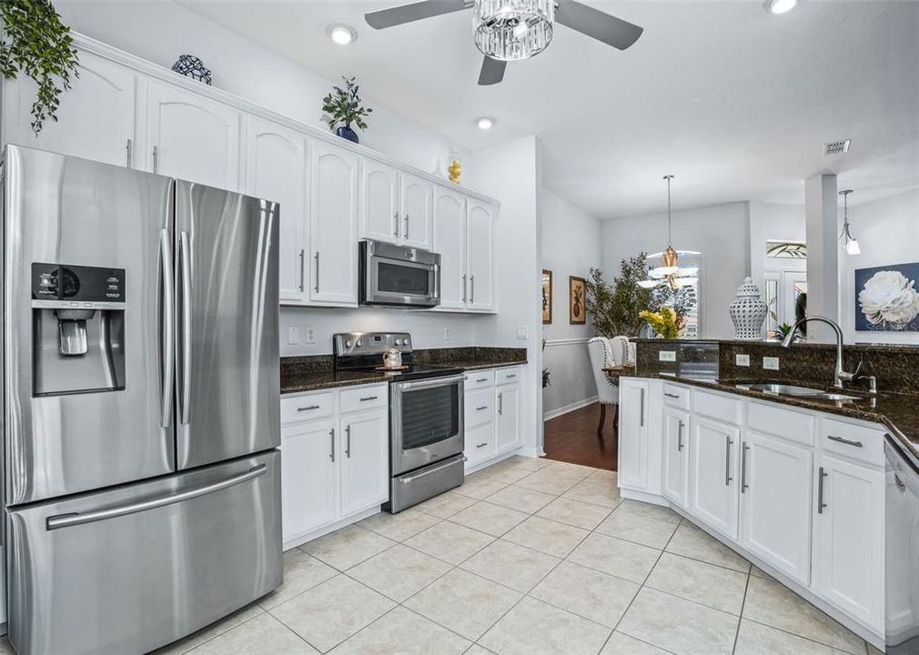 На продажу: $399,000 (3 спален, 2 ванн, 1592 Квадратных фут)