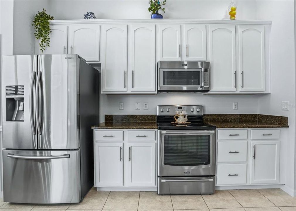 На продажу: $399,000 (3 спален, 2 ванн, 1592 Квадратных фут)