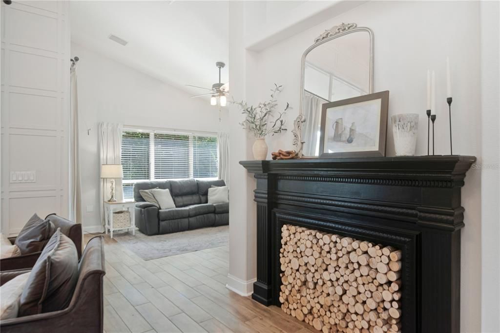 For Sale: $449,900 (4 beds, 2 baths, 2048 Square Feet)