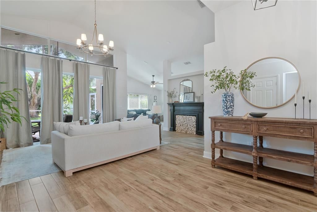 For Sale: $449,900 (4 beds, 2 baths, 2048 Square Feet)