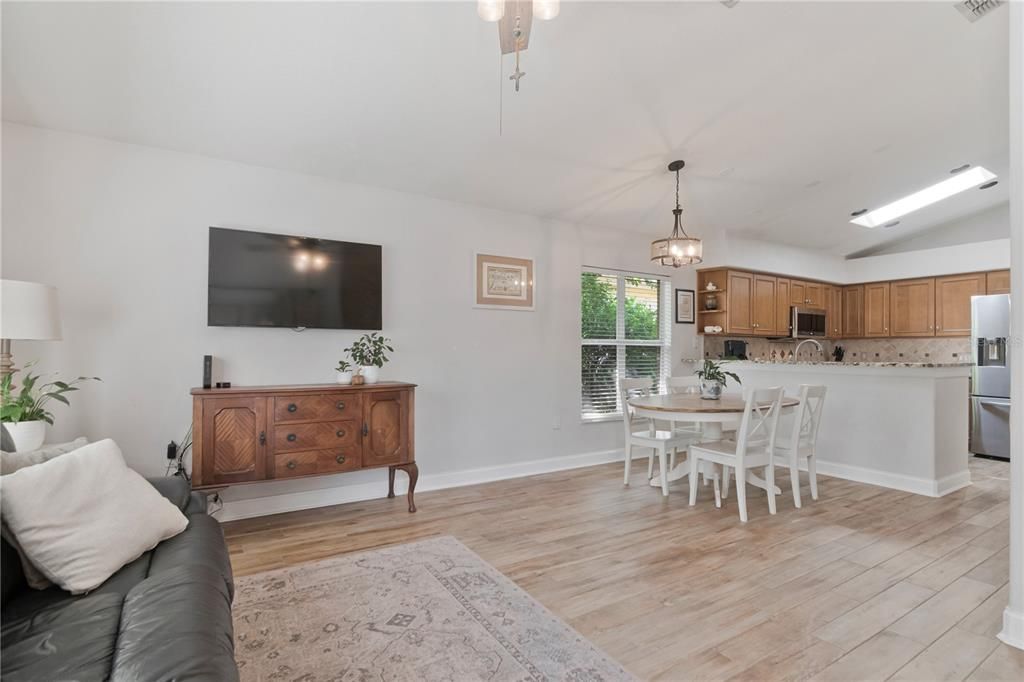 For Sale: $449,900 (4 beds, 2 baths, 2048 Square Feet)