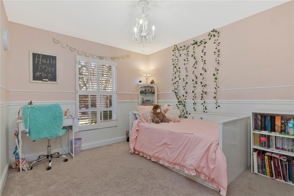 For Sale: $449,900 (4 beds, 2 baths, 2048 Square Feet)