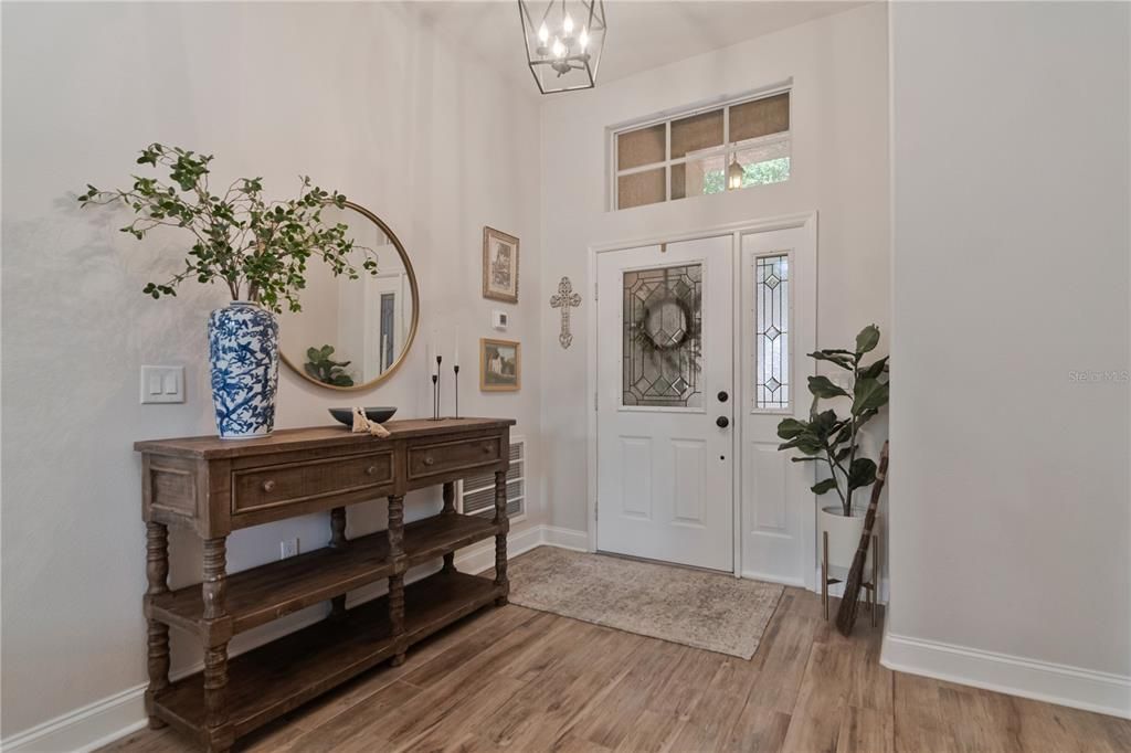 For Sale: $449,900 (4 beds, 2 baths, 2048 Square Feet)