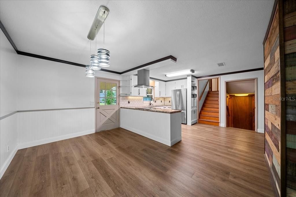 На продажу: $320,000 (3 спален, 2 ванн, 1702 Квадратных фут)