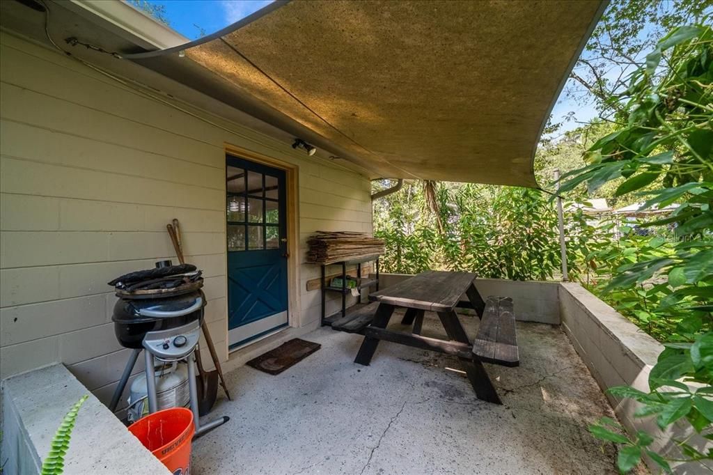 For Sale: $320,000 (3 beds, 2 baths, 1702 Square Feet)