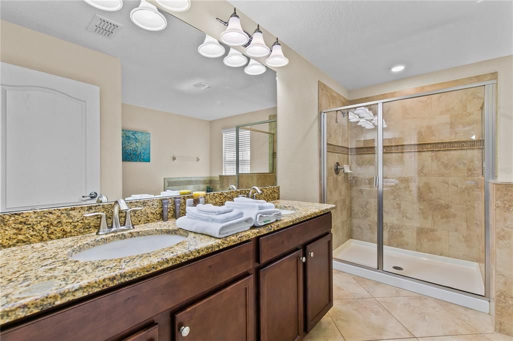 For Sale: $635,000 (6 beds, 6 baths, 3063 Square Feet)