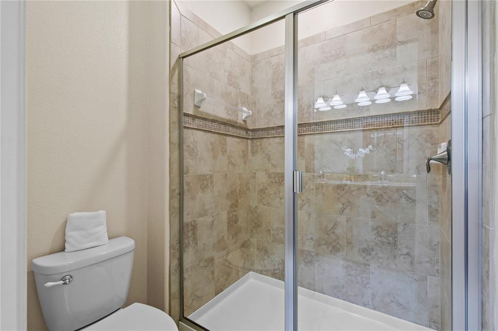 For Sale: $635,000 (6 beds, 6 baths, 3063 Square Feet)
