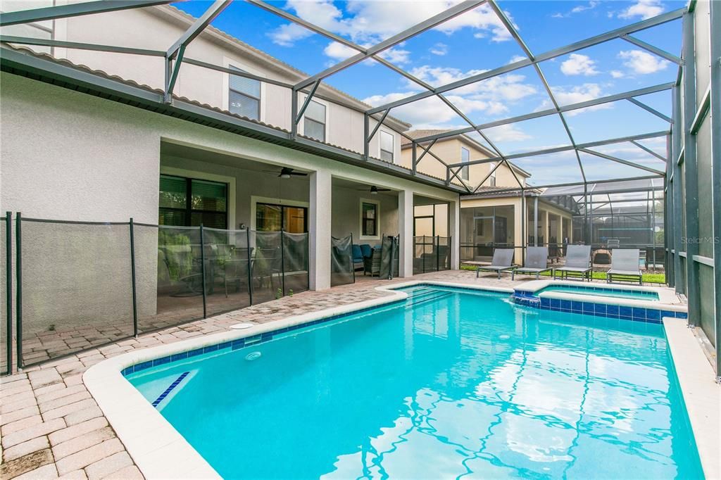 For Sale: $635,000 (6 beds, 6 baths, 3063 Square Feet)
