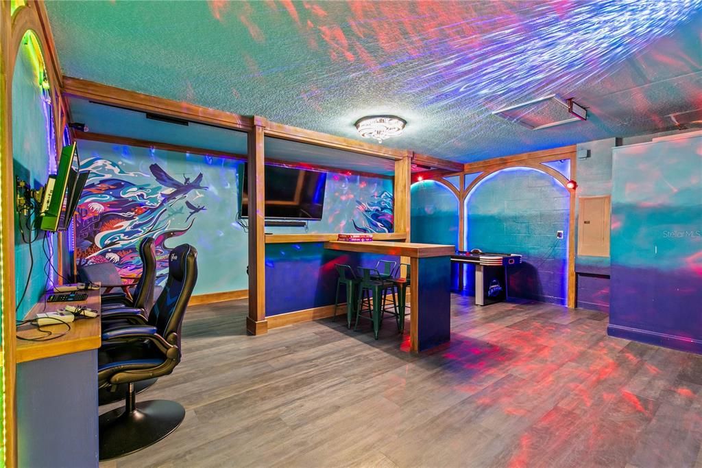 For Sale: $635,000 (6 beds, 6 baths, 3063 Square Feet)
